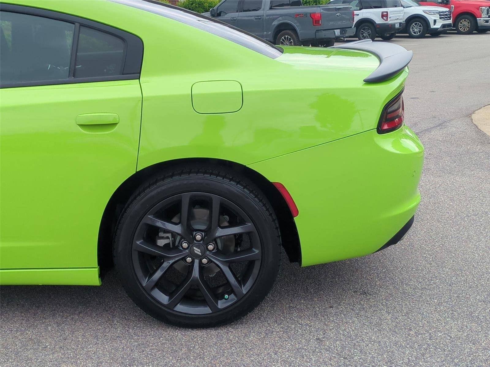 Used 2023 Sublime Metallic Clearcoat Dodge SXT image 11
