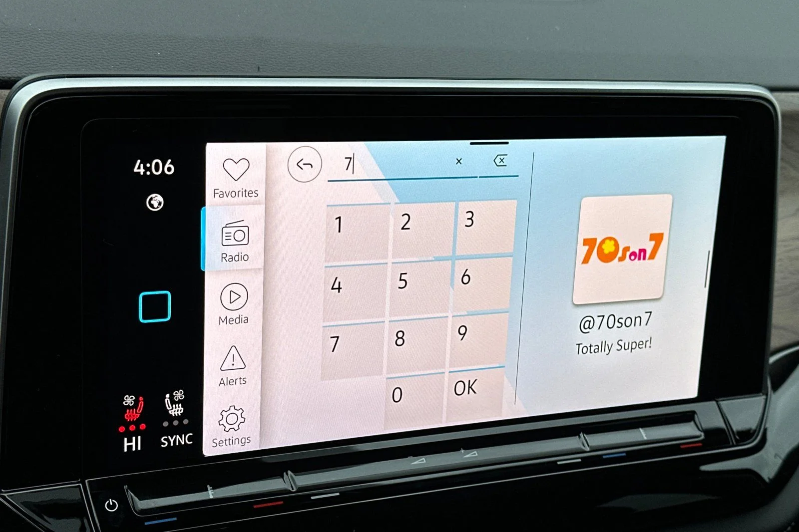 New 2026 Black Volkswagen 2.0T SE w/Technology image 18