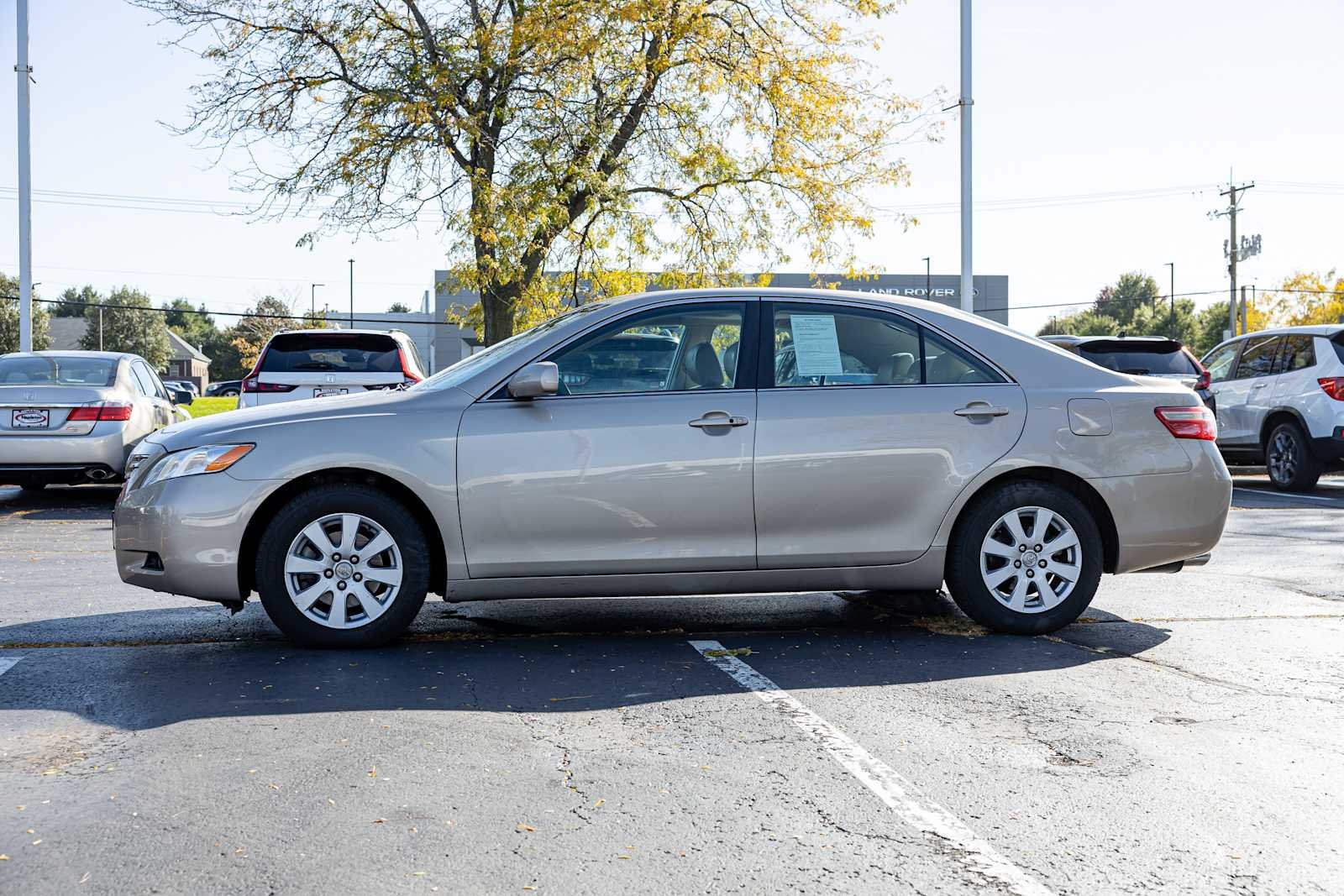 Used 2007 Desert Sand Mica Toyota LE image 3