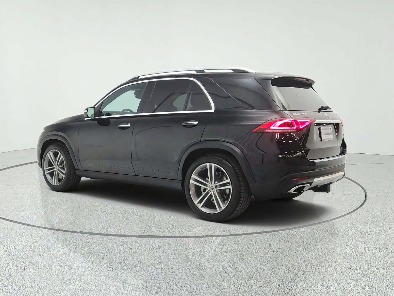 Used 2022 Black Mercedes-Benz GLE 450 4MATIC® SUV image 7