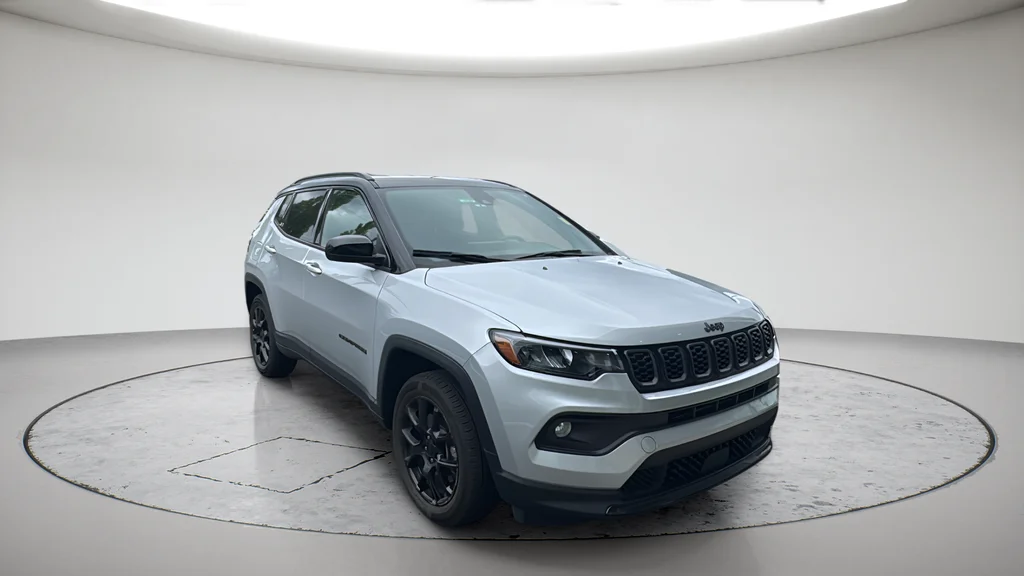Used 2024 Silver Jeep Latitude image 2