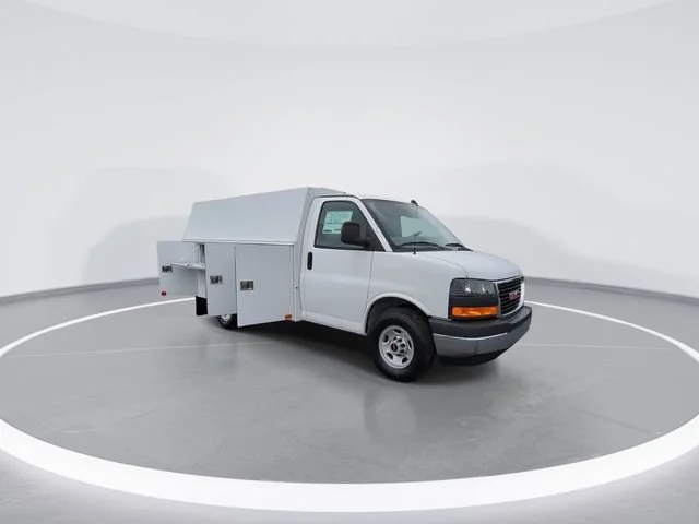 New 2025 Summit White GMC 1WT image 2