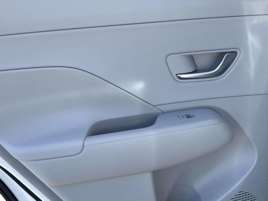 New 2026 White Hyundai SEL Premium image 9