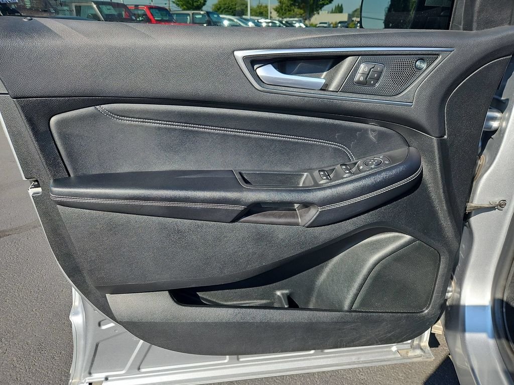 Used 2022 Silver Ford Titanium image 10