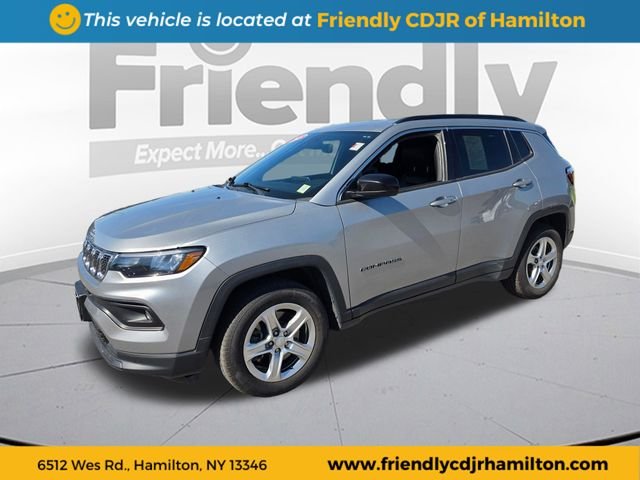 Used 2023 Silver Jeep Latitude image 1