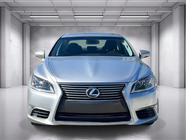 Used 2014 Silver Lexus 460 image 8