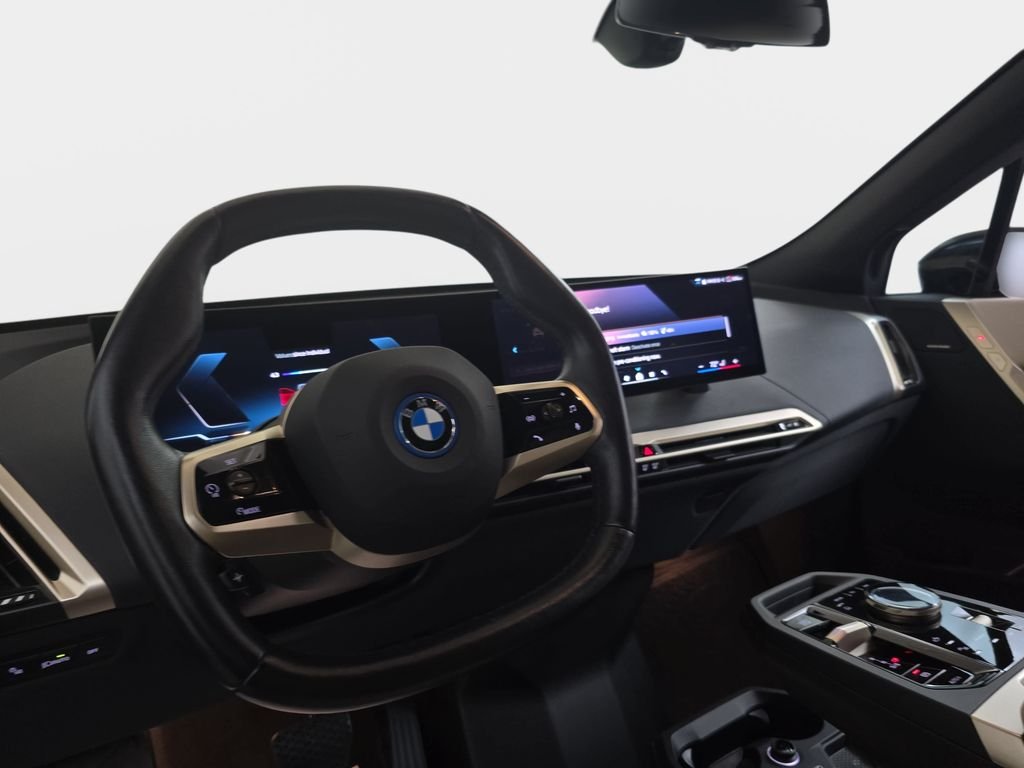Used 2024 Black Sapphire Metallic BMW xDrive50 image 10