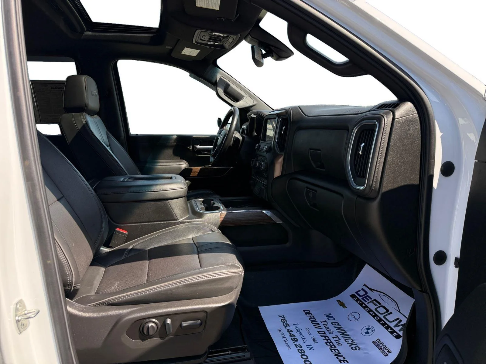 Used 2022 Summit White Chevrolet High Country image 15