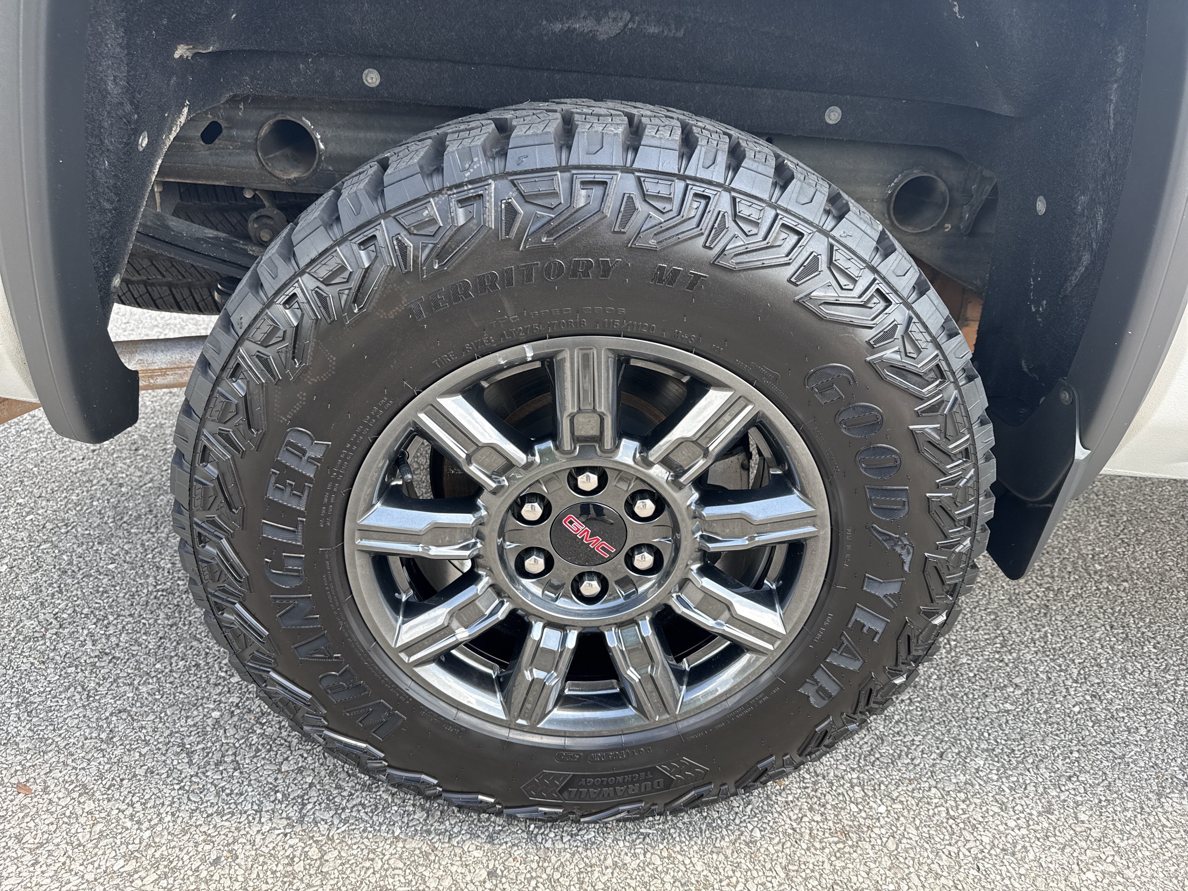 Used 2018 Quicksilver Metallic GMC SLT image 17