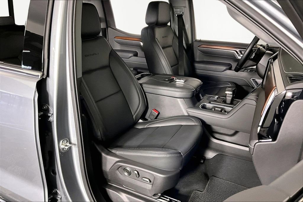 Used 2025 Sterling Metallic GMC Denali image 29