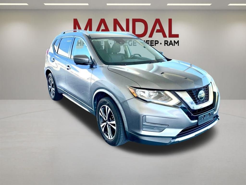 Used 2020 Gray Nissan SV image 3