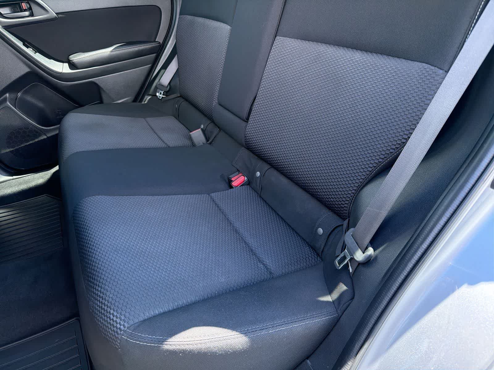 Used 2016 Ice Silver Metallic Subaru 2.5i Premium image 21