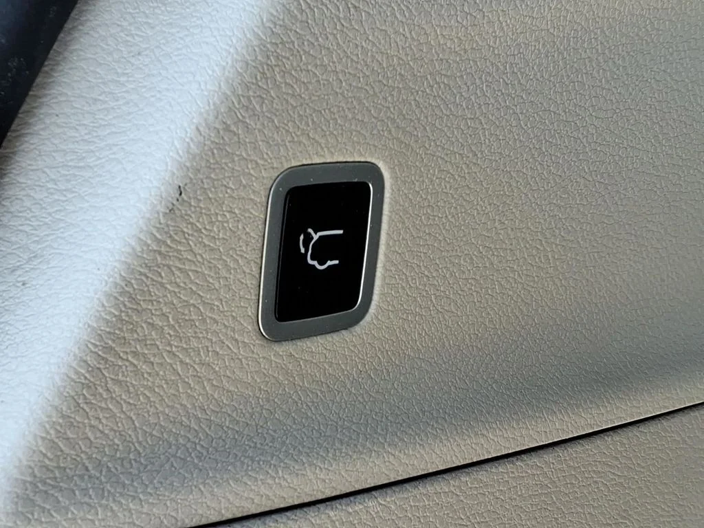 Used 2023 White Chrysler Touring L image 29