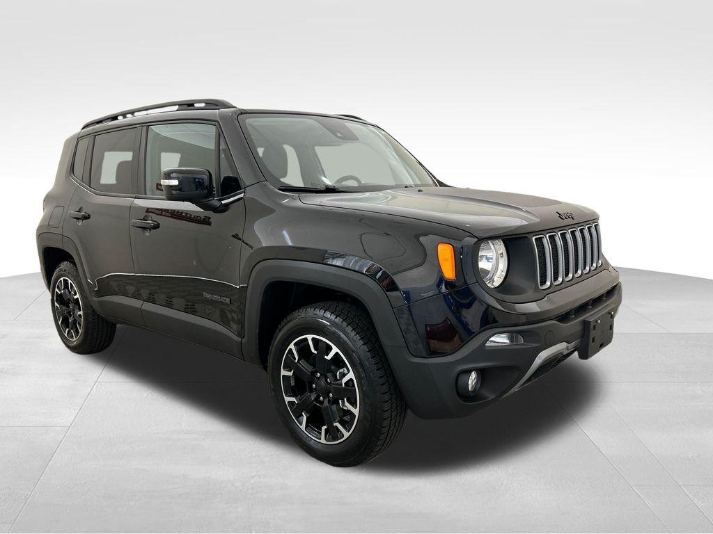 Used 2023 Black Jeep Latitude image 7