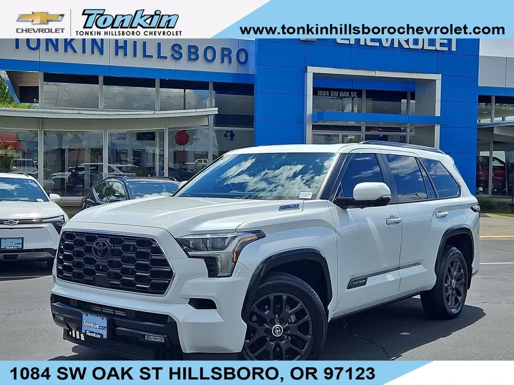 2024 Toyota Sequoia Platinum 4WD i-FORCE MAX Hybrid's photo