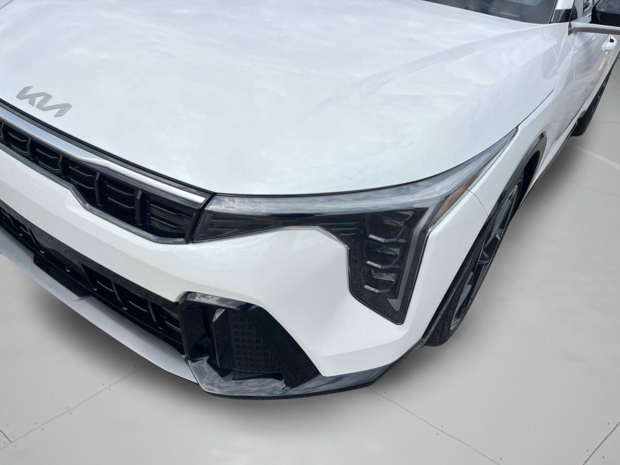New 2026 Snow White Pearl Kia GT-Line image 9