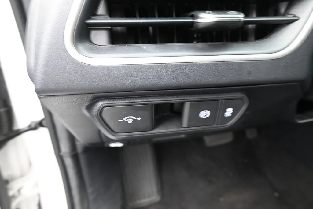 2025 Kia K4 LXS - Photo 24