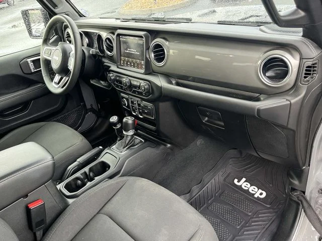 Used 2023 Gray Jeep Sahara image 24