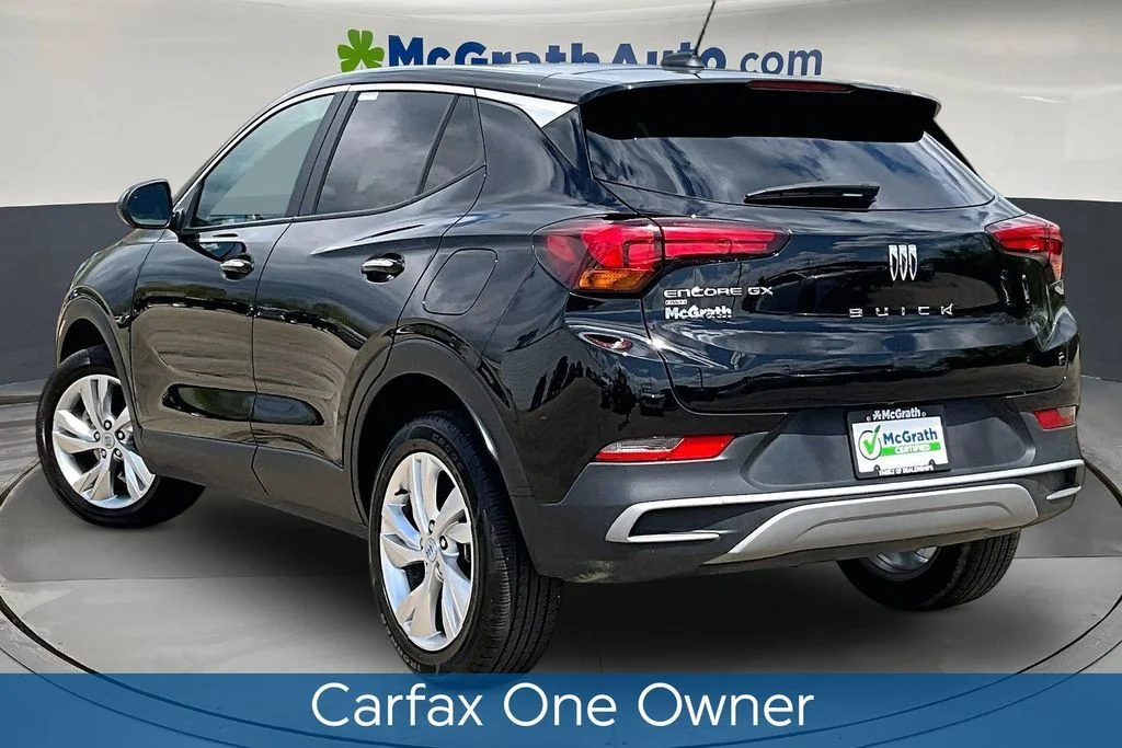 Used 2025 Black Buick Preferred image 5