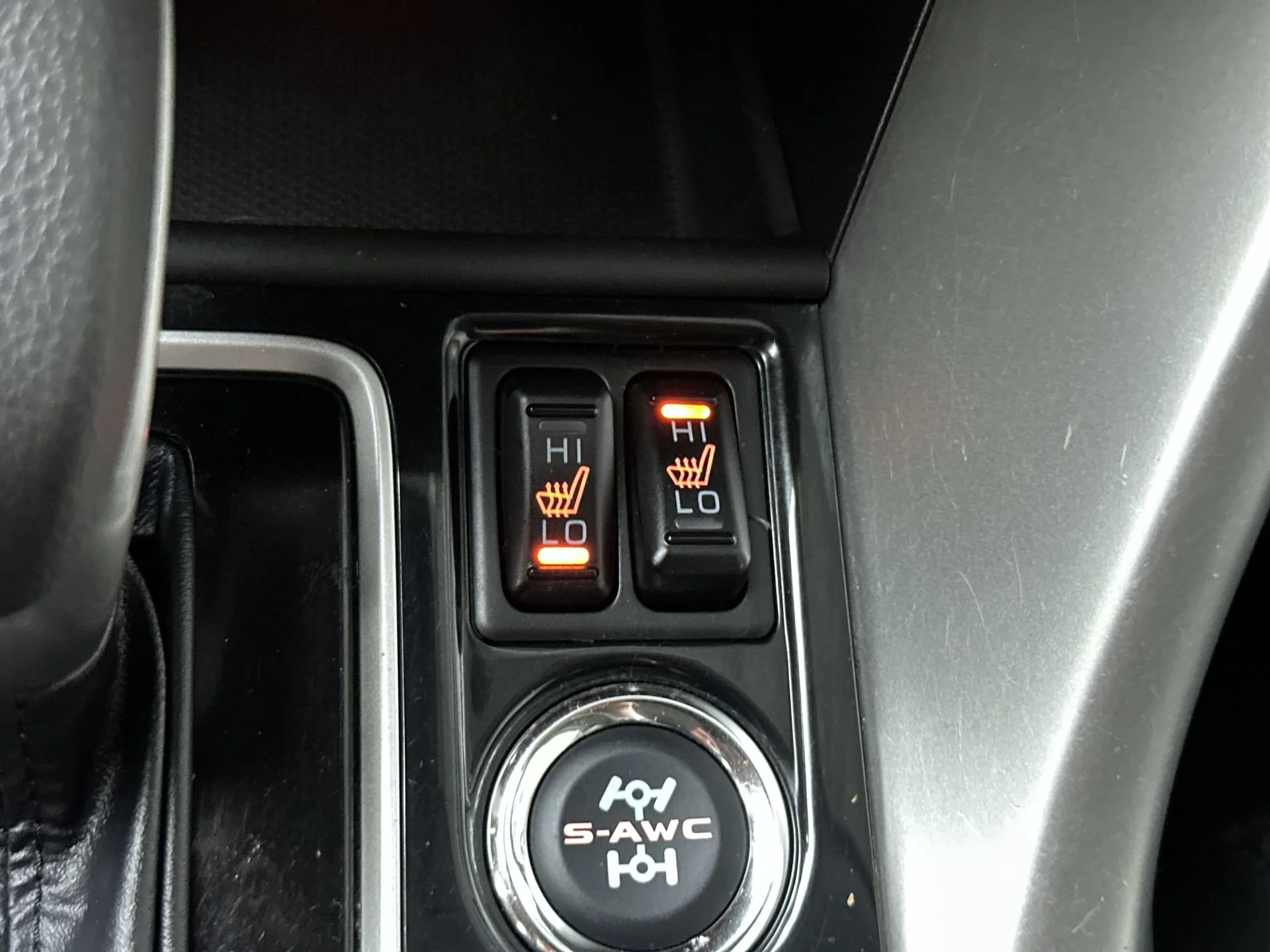 Used 2022 White Diamond Mitsubishi LE image 20