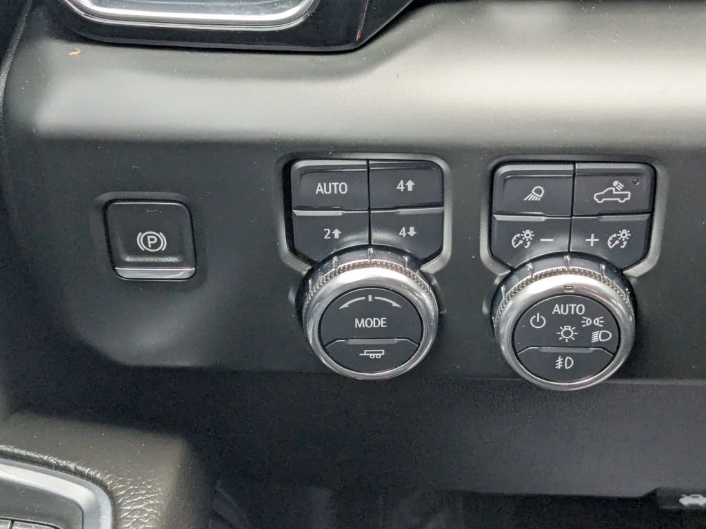 Used 2024 Sterling Metallic GMC Denali image 21