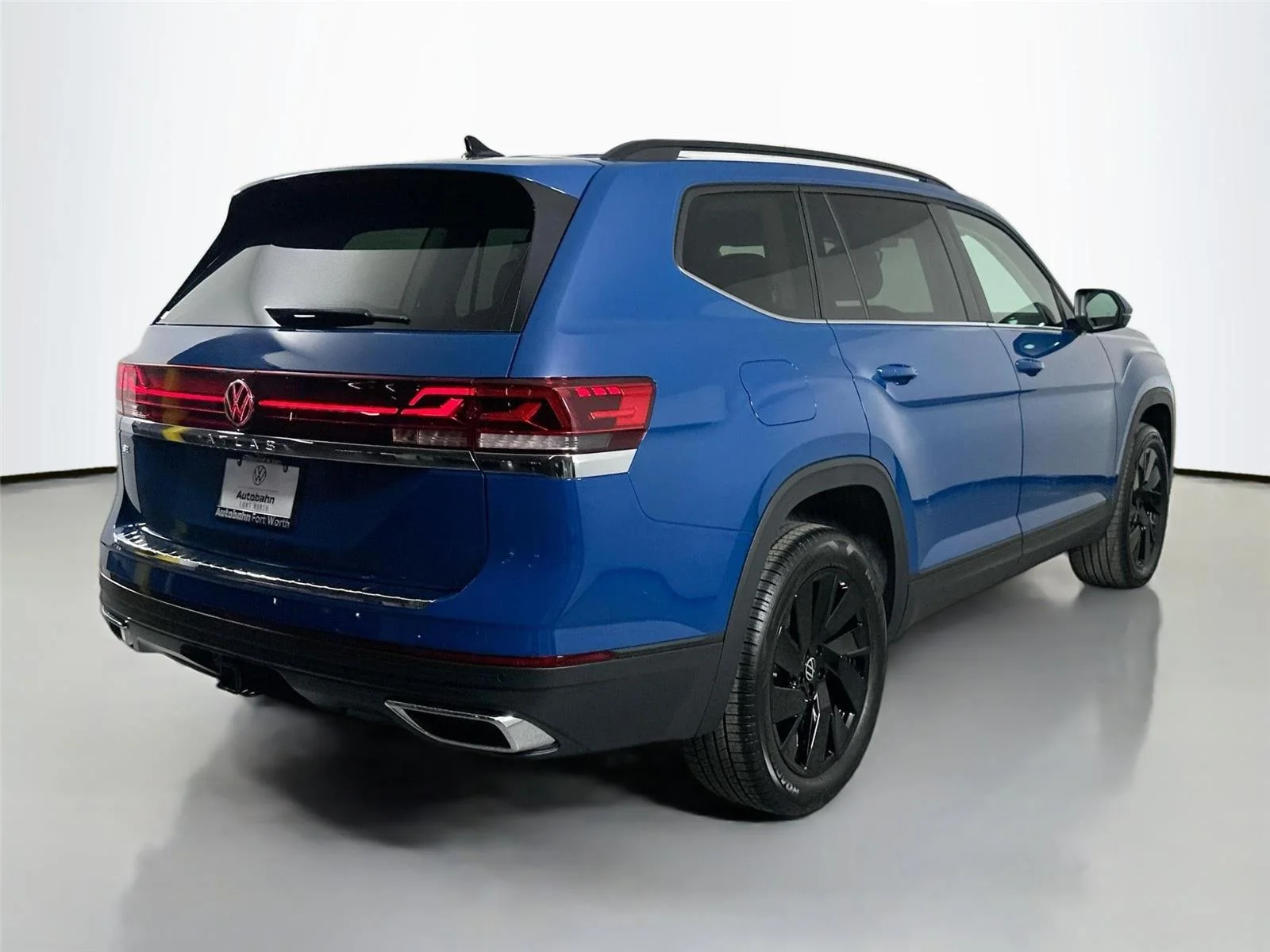 2026 Volkswagen Atlas SE w/Tech - Photo 4