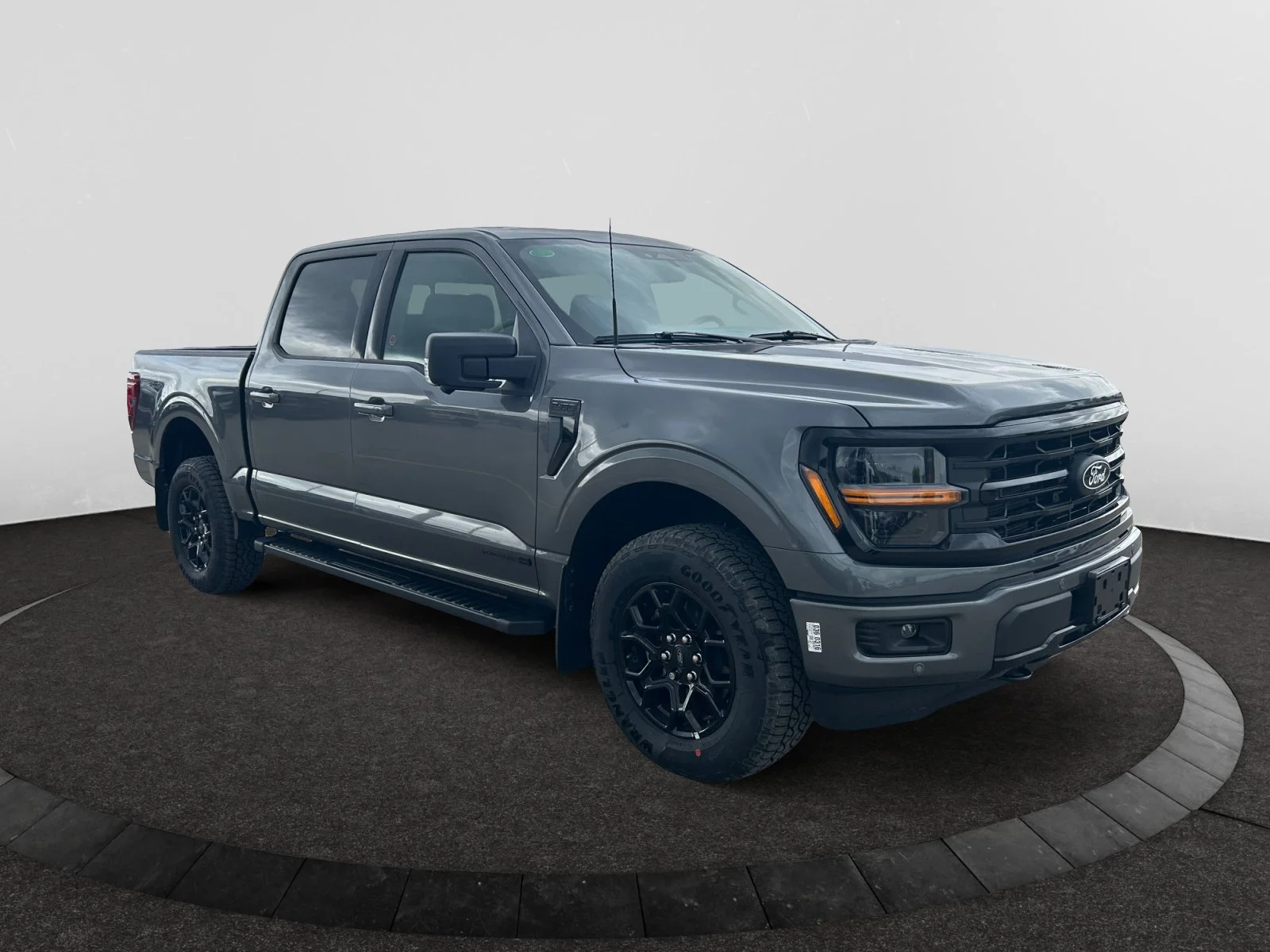 New 2026 Carbonized Grey Metallic Ford XLT image 7