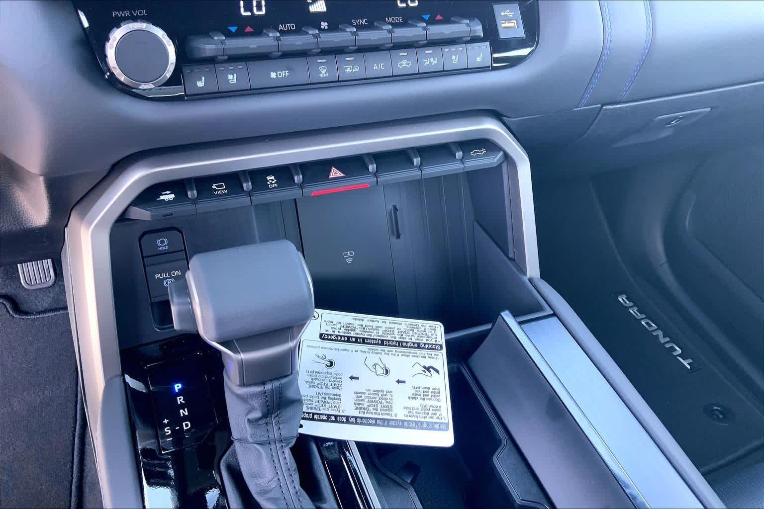 New 2026 Wind Chill Pearl Toyota Platinum image 19