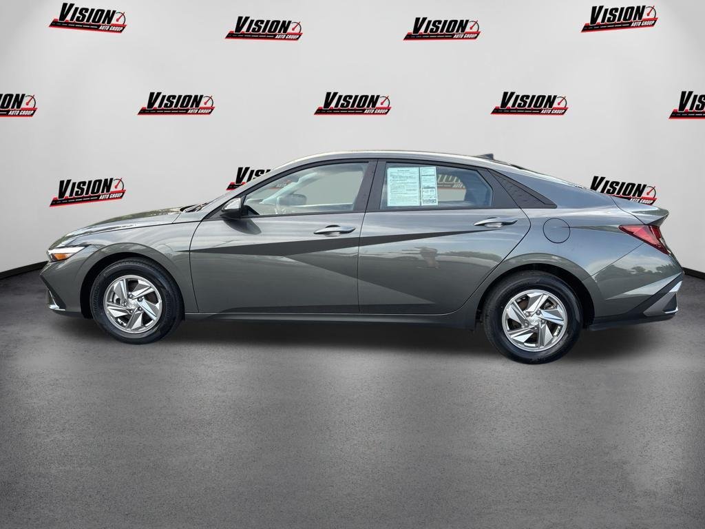 New 2026 Gray Hyundai SE image 8