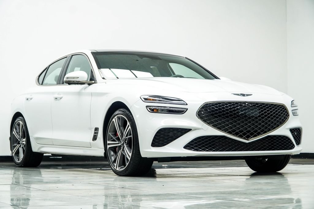 Used 2025 White Genesis 3.3T Sport Advanced image 4