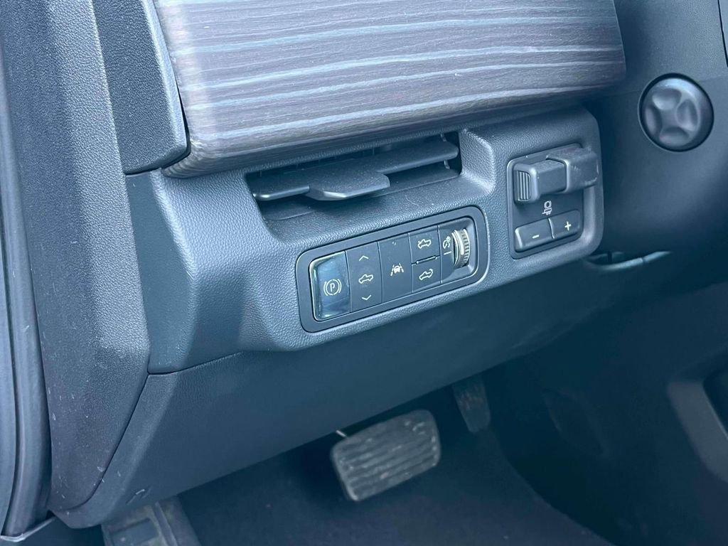 2025 GMC Sierra EV Denali - Photo 24