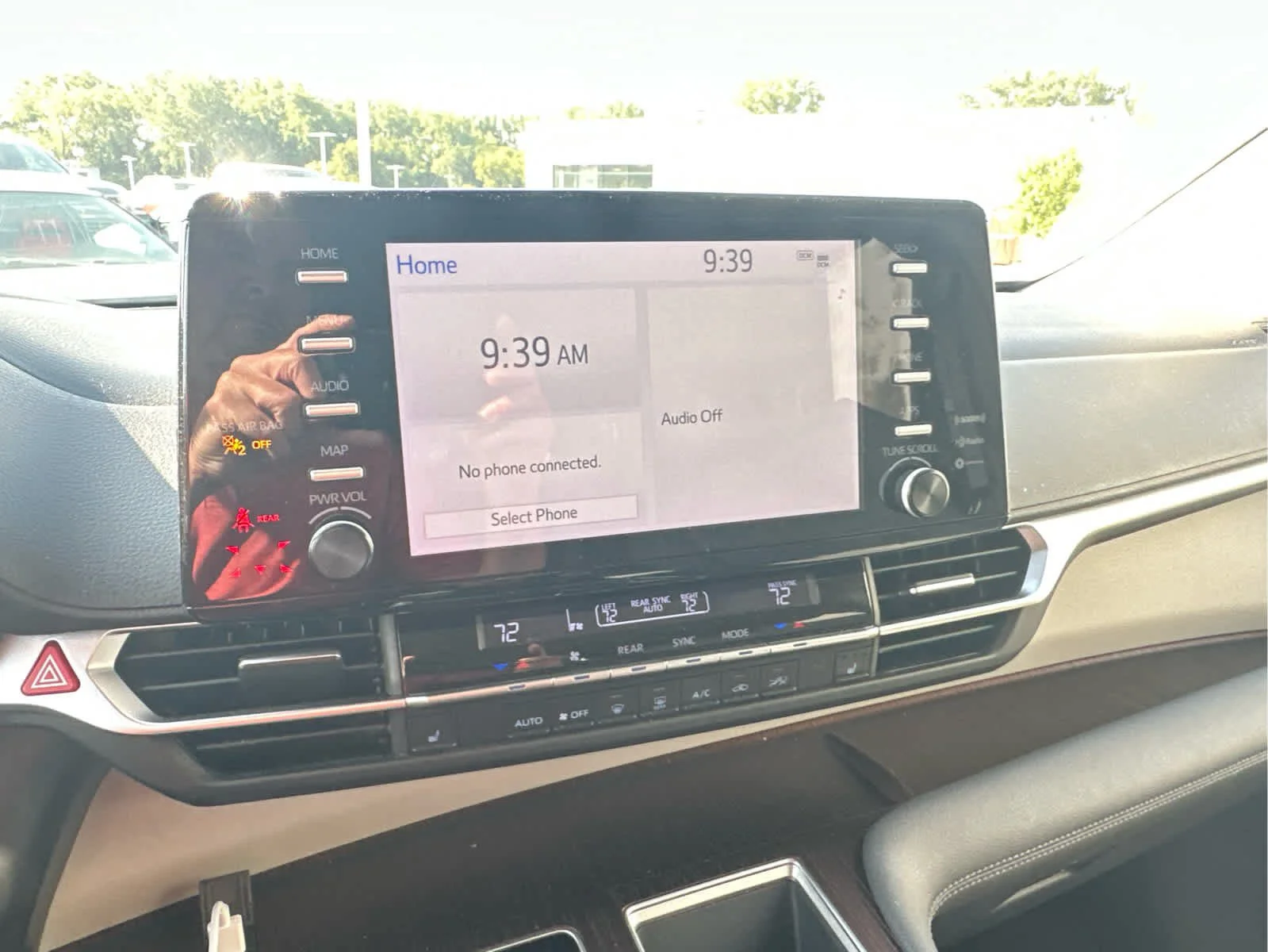 Used 2022 Wind Chill Pearl Toyota XLE image 14
