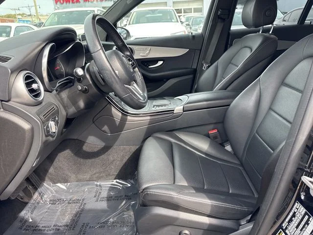 Used 2021  Mercedes-Benz GLC 300 image 29