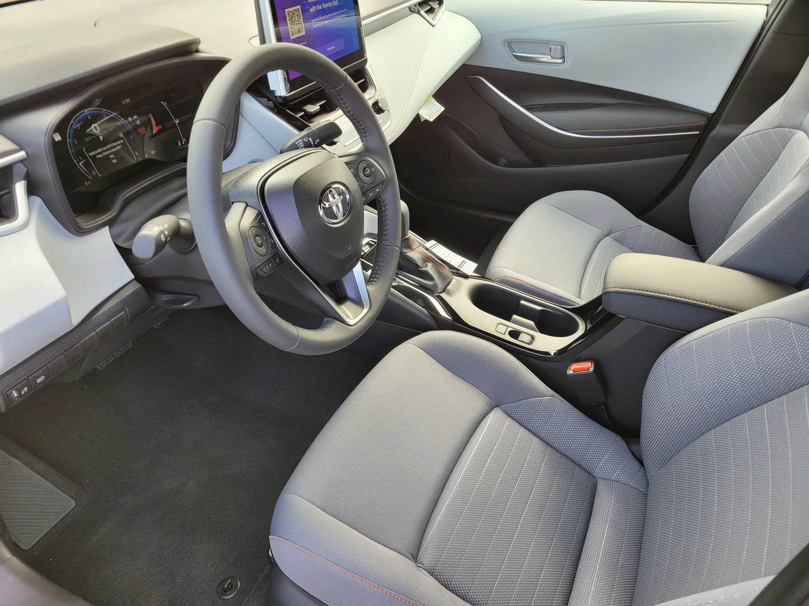 2025 Toyota Corolla FX - Photo 8