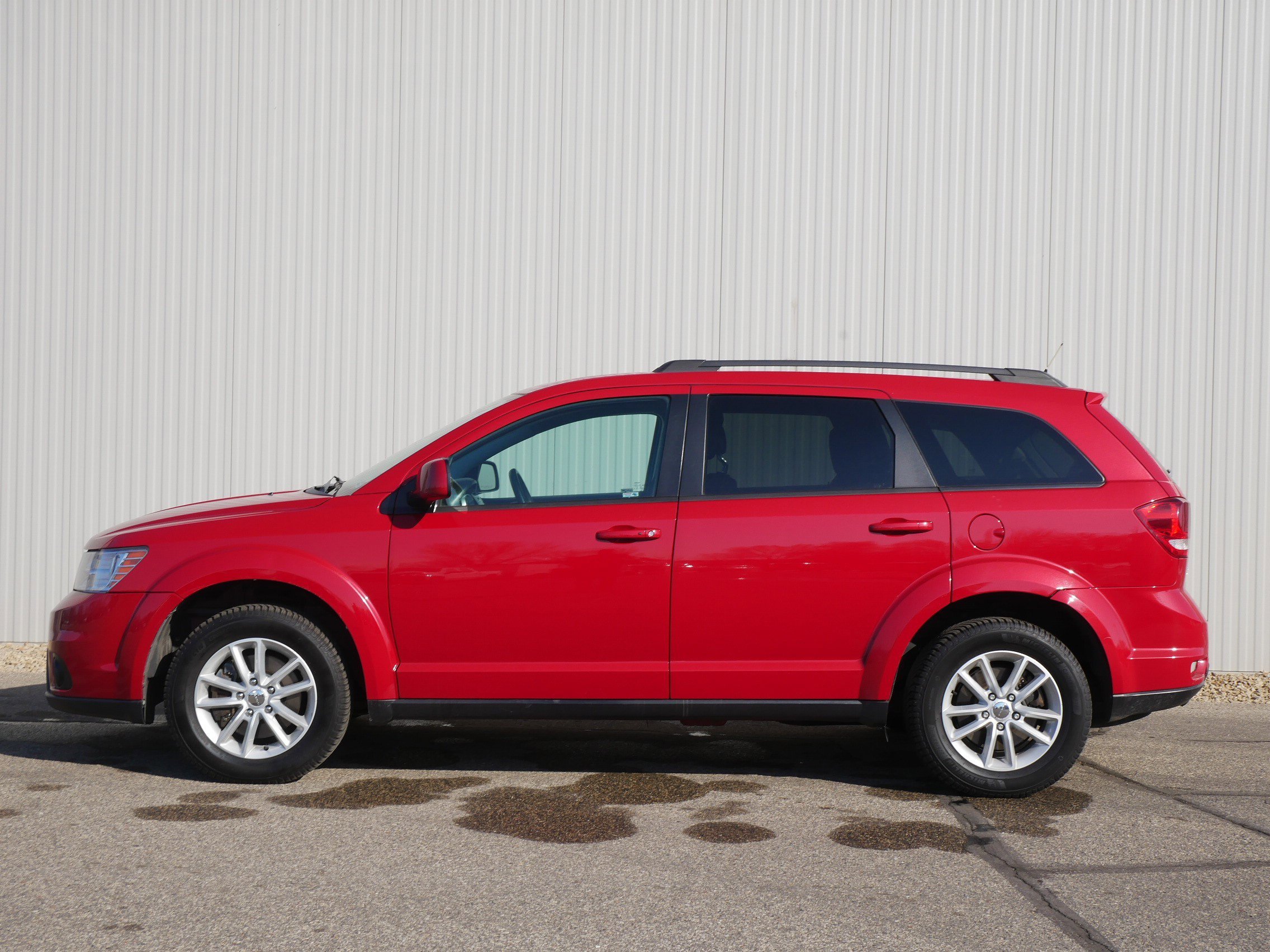 Used 2016 Dodge Journey SXT with VIN 3C4PDDBG7GT173161 for sale in Hastings, Minnesota
