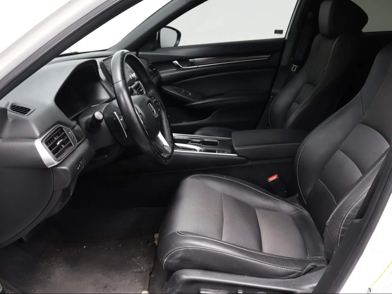 Used 2020 Platinum White Pearl Honda Sport image 8