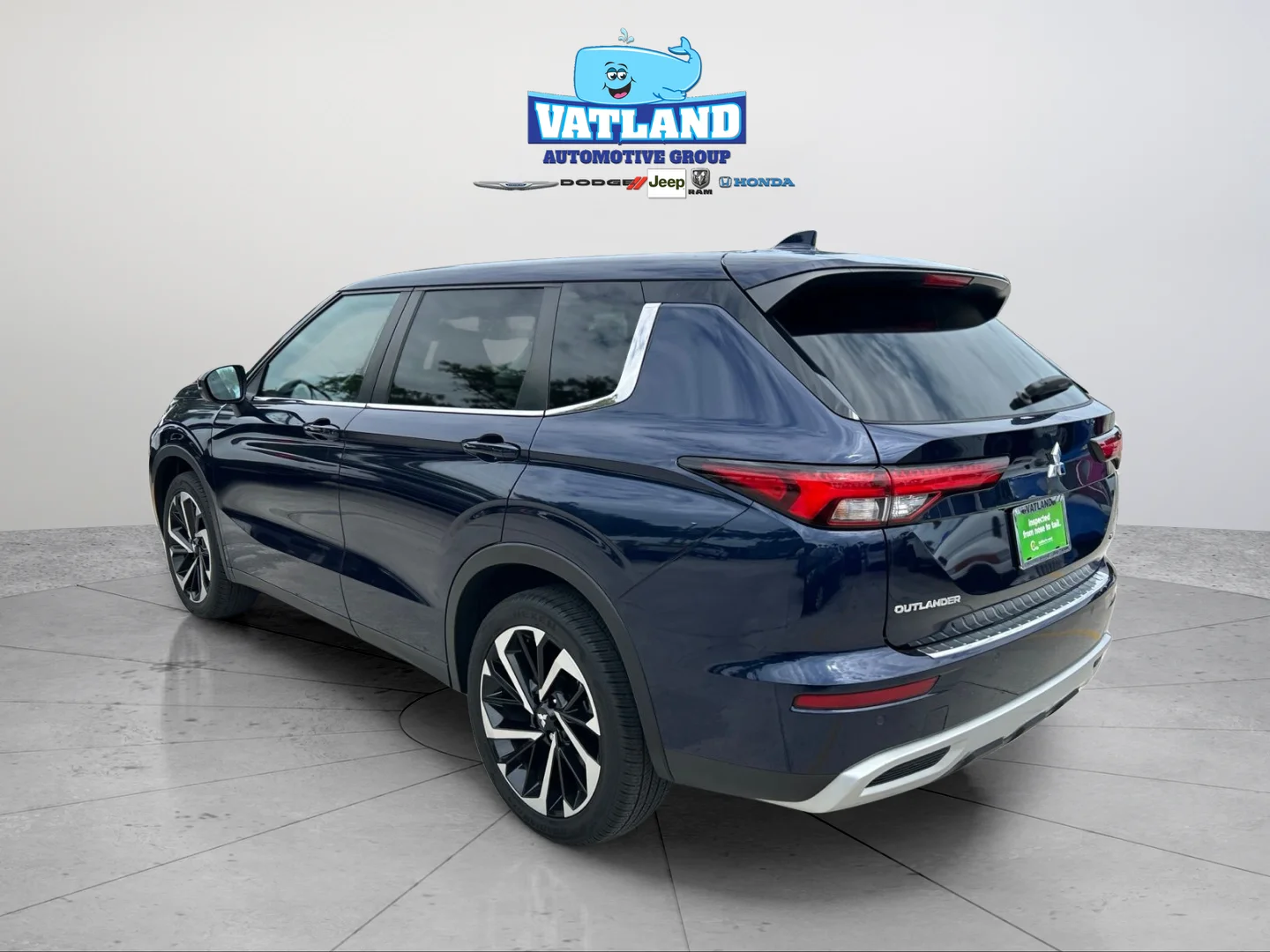 Used 2024 Cosmic Blue Metallic Mitsubishi SE image 3