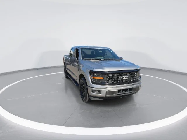 Used 2024 Silver Ford XLT image 3