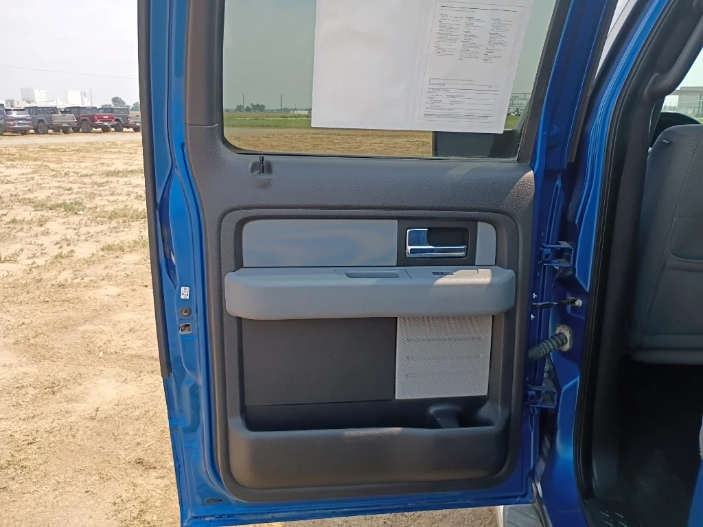 Used 2012 Blue Ford XLT image 13