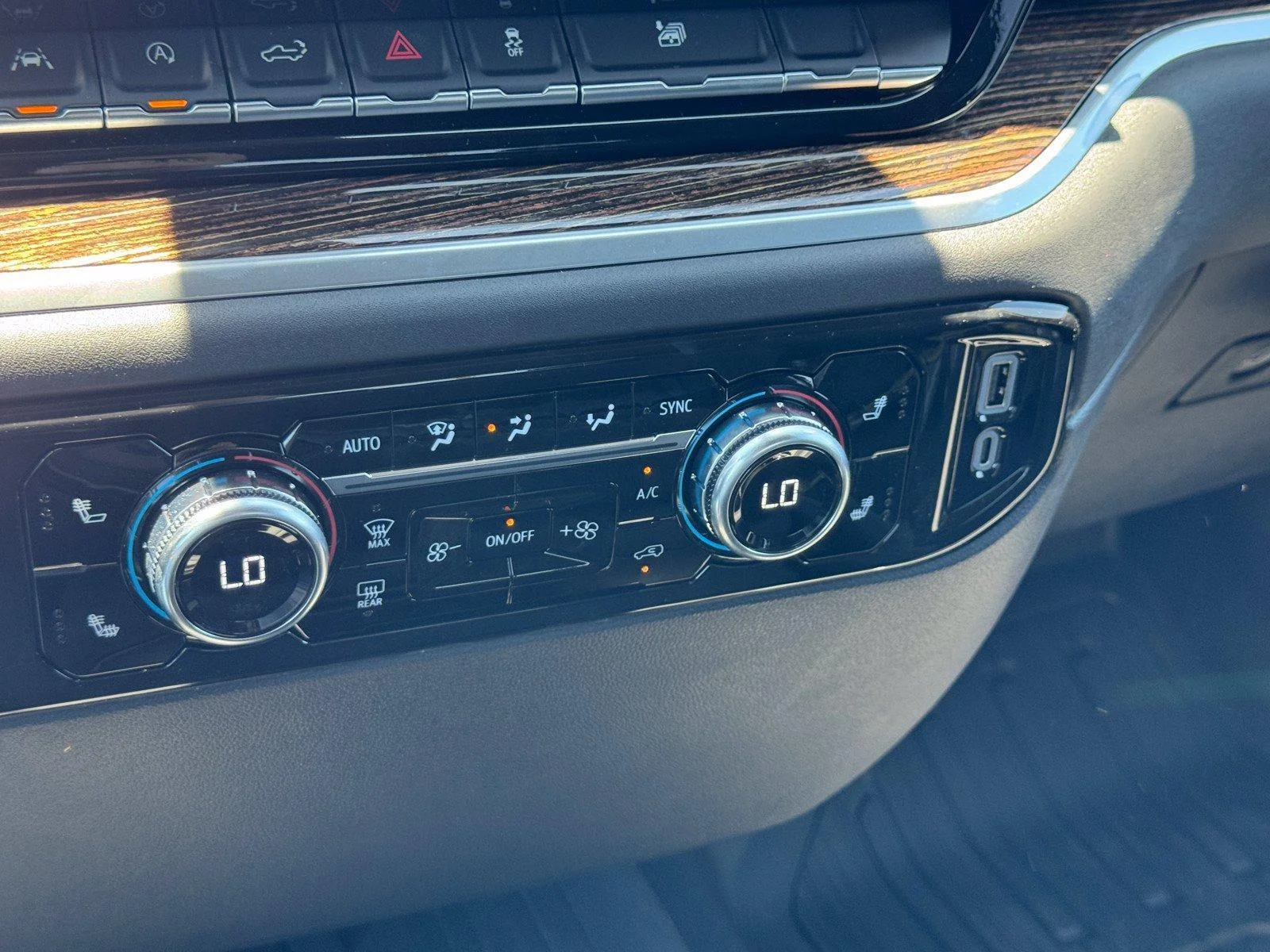 New 2026 Onyx Black GMC Elevation image 18