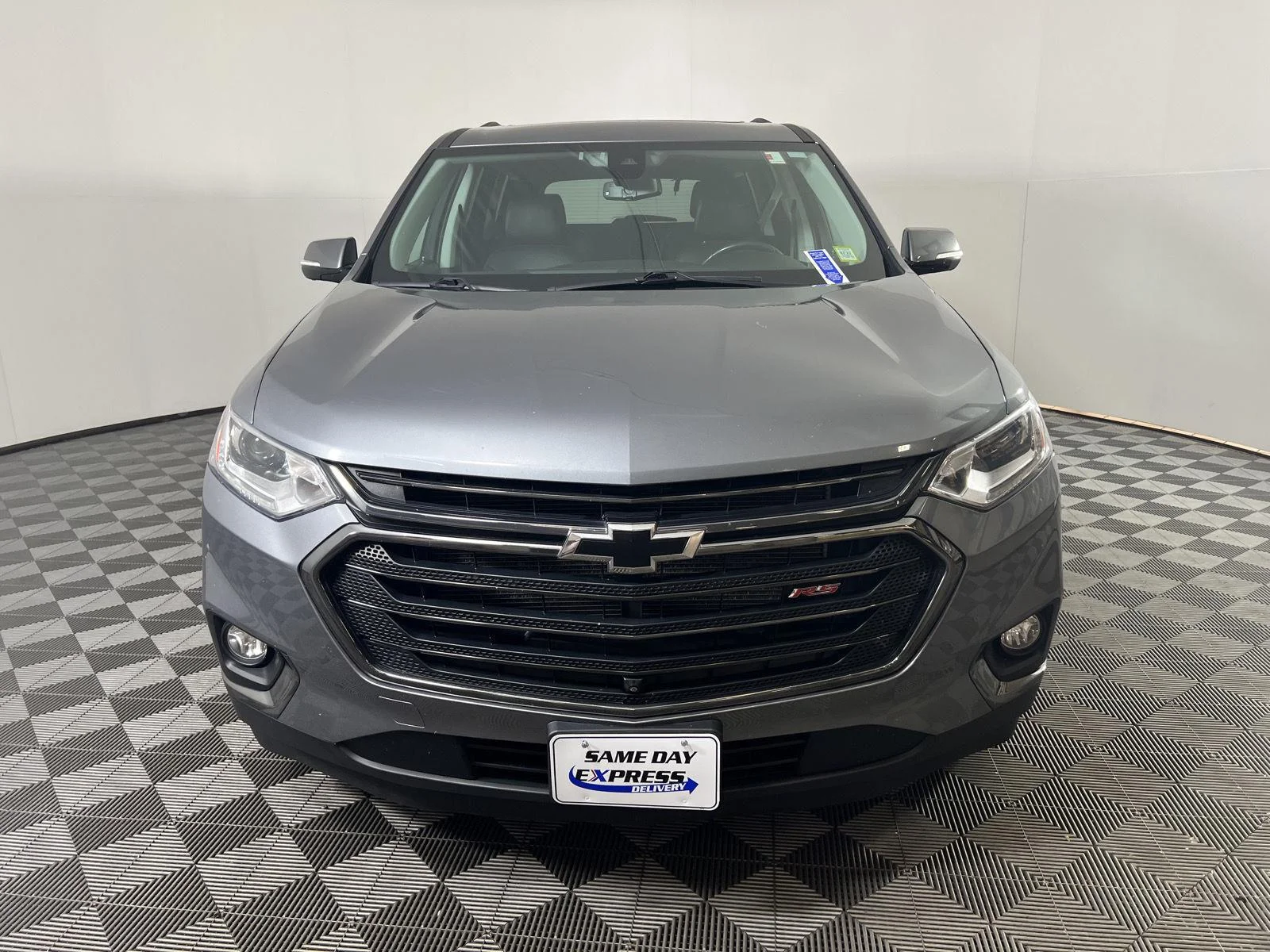 Used 2020 SATIN STEEL METALLIC Chevrolet RS image 32