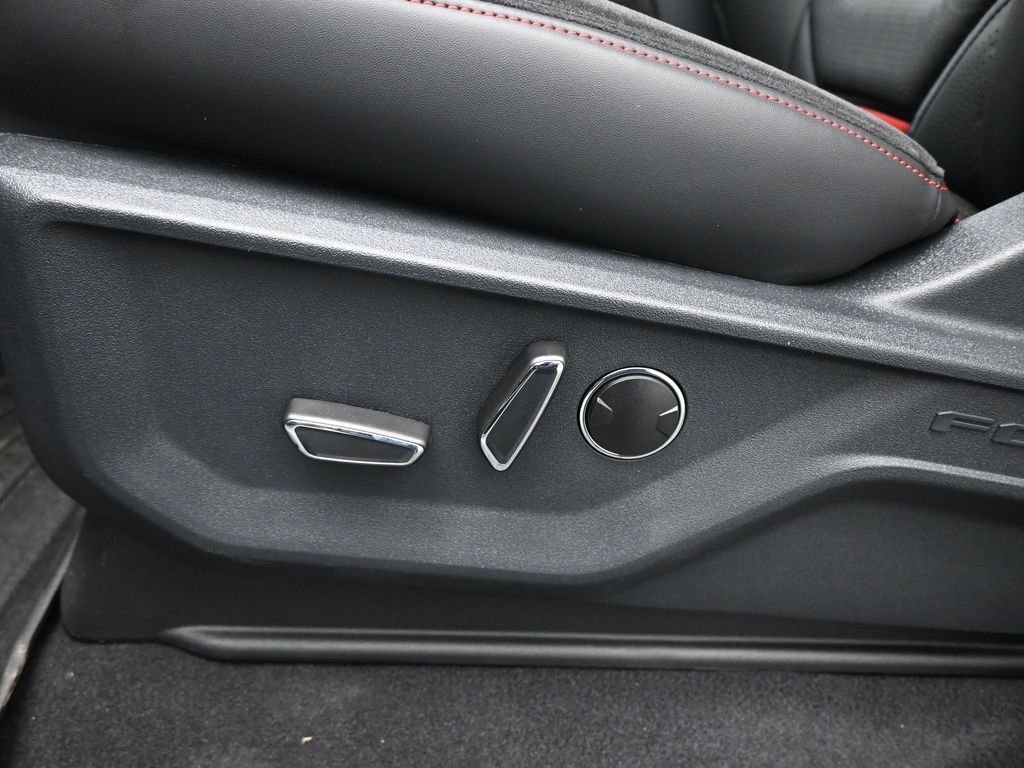 New 2025 Oxford White Ford Lariat image 10