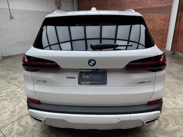 Used 2026 White BMW xDrive40i image 4