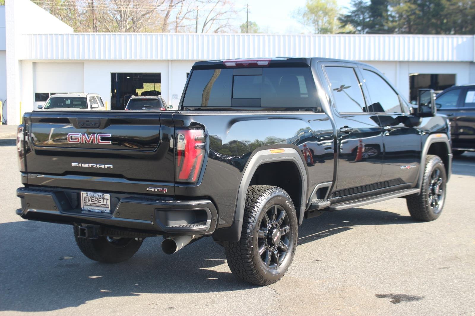 Used 2025 Onyx Black GMC AT4 image 7