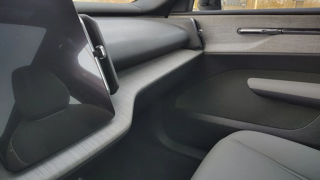 2026 Volvo EX30 Plus - Photo 19