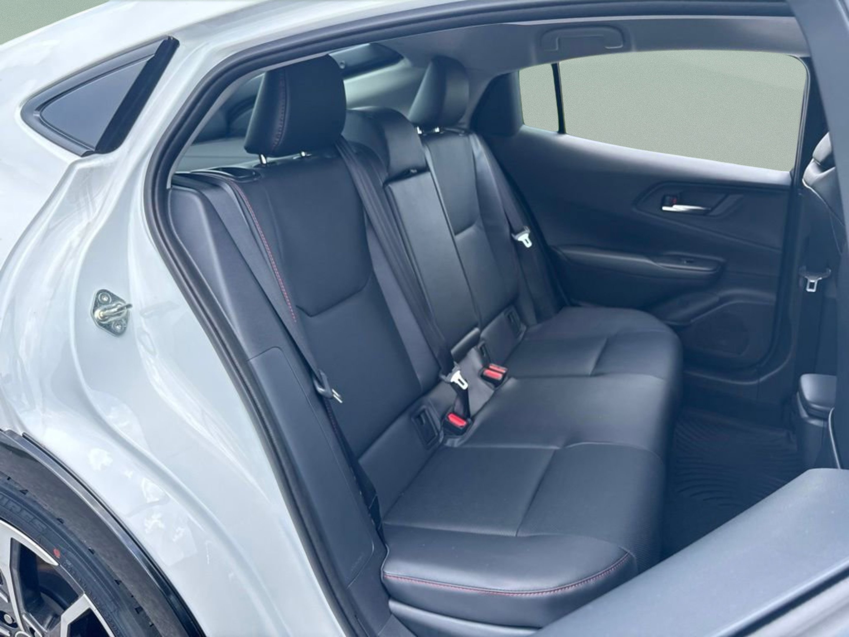 2026 Toyota Prius Plug-in Hybrid XSE - Photo 22