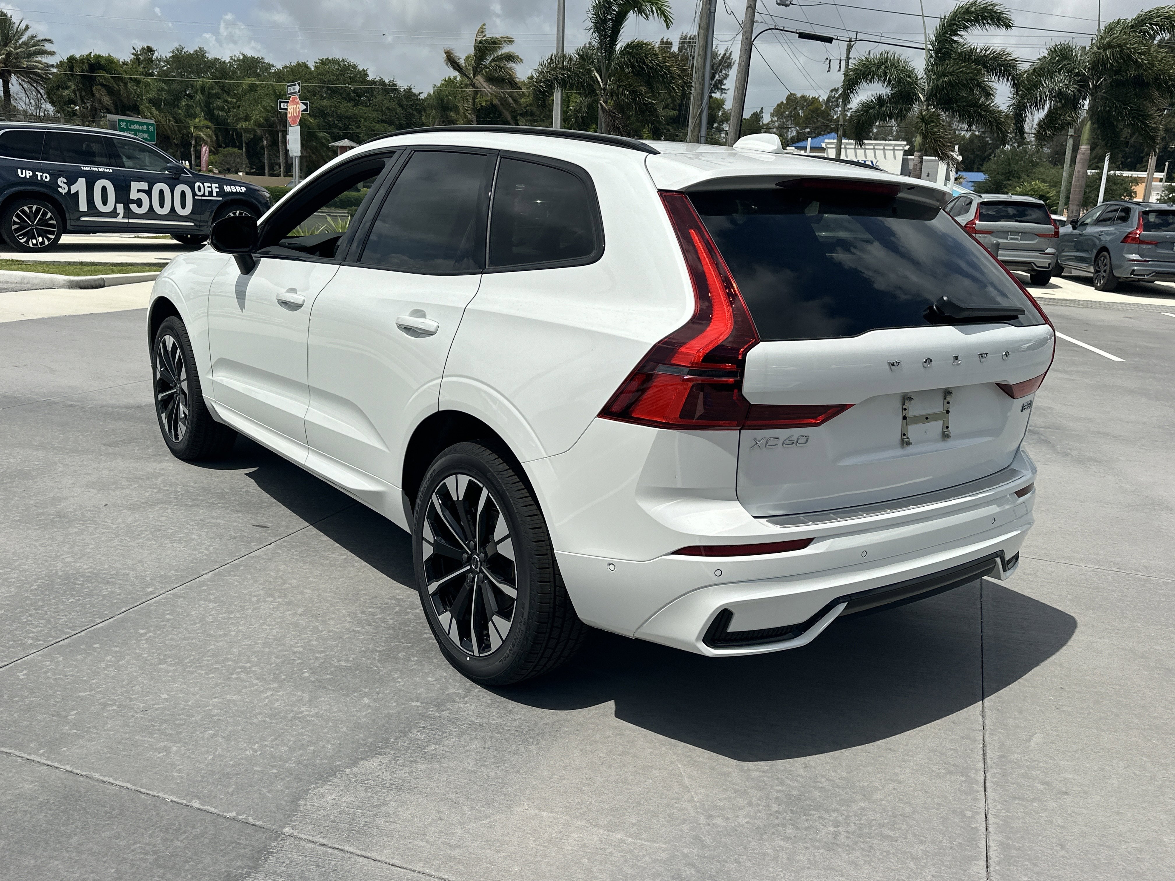 New 2026  Volvo Plus image 9