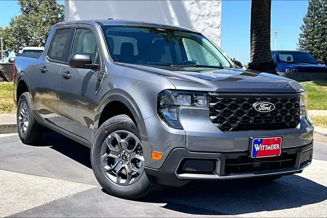 New 2026 Carbonized Gray Metallic Ford XLT image 2