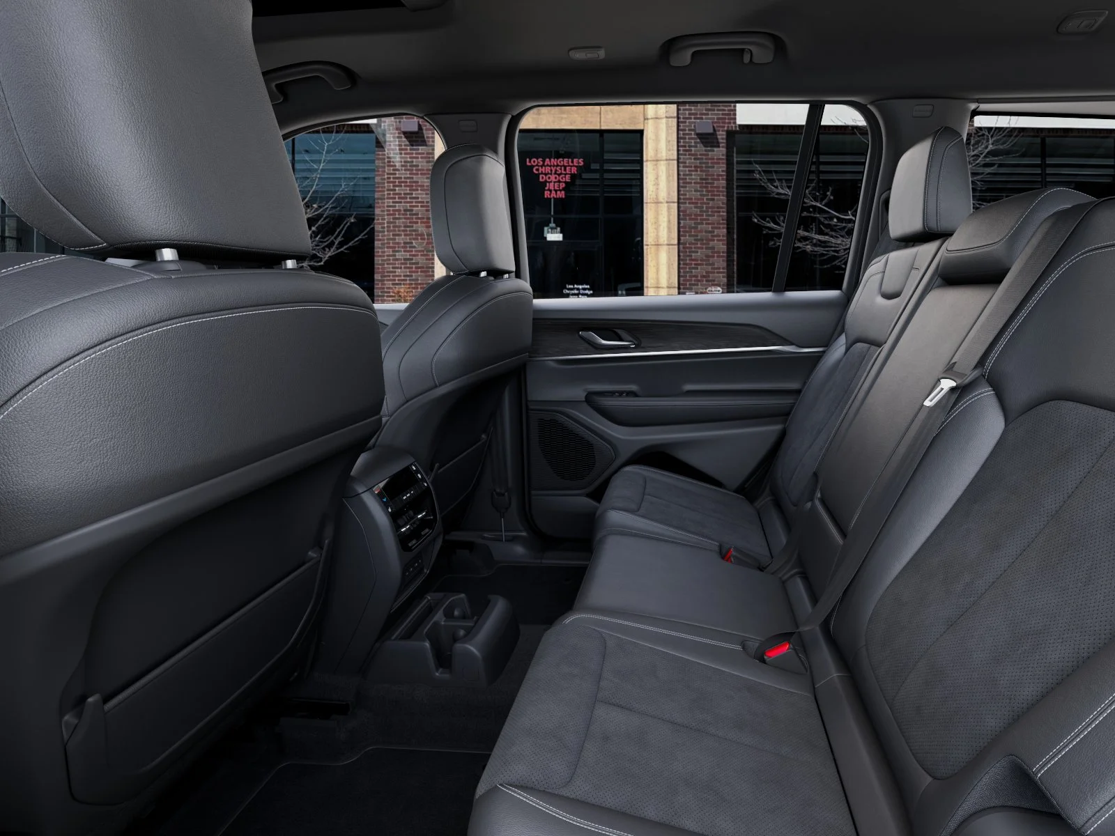 New 2026 Diamond Black Crystal Pearl-Coat Exterior Paint Jeep Altitude image 49