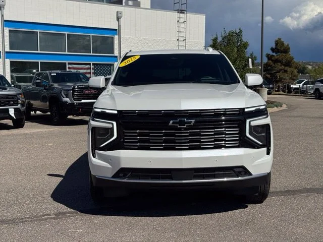 Certified Used 2025 Iridescent Pearl Tricoat Chevrolet High Country image 9